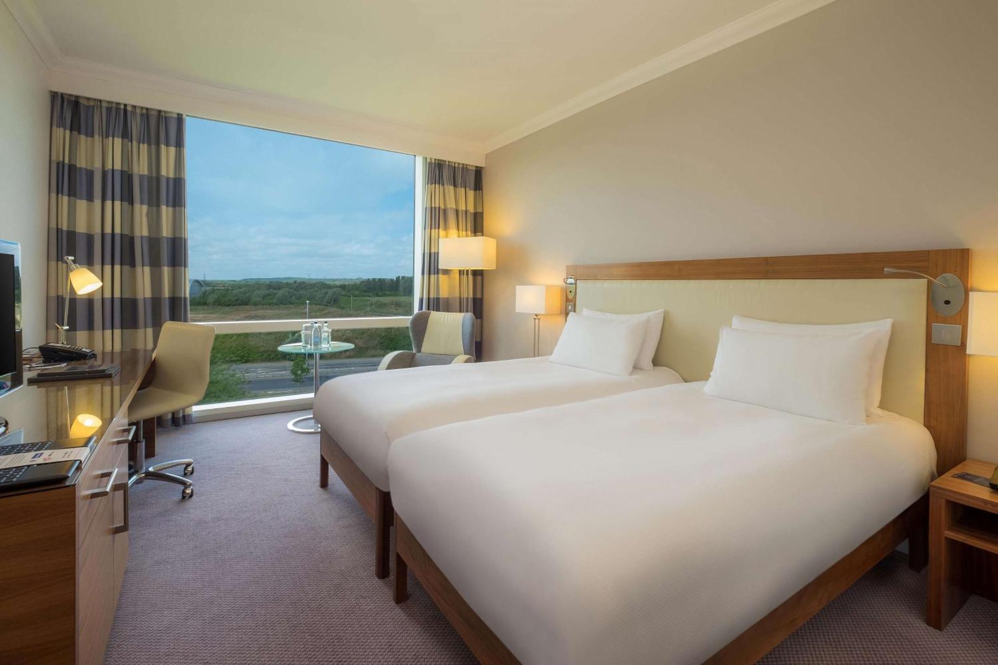 Hotel Hilton Reading Exterior foto