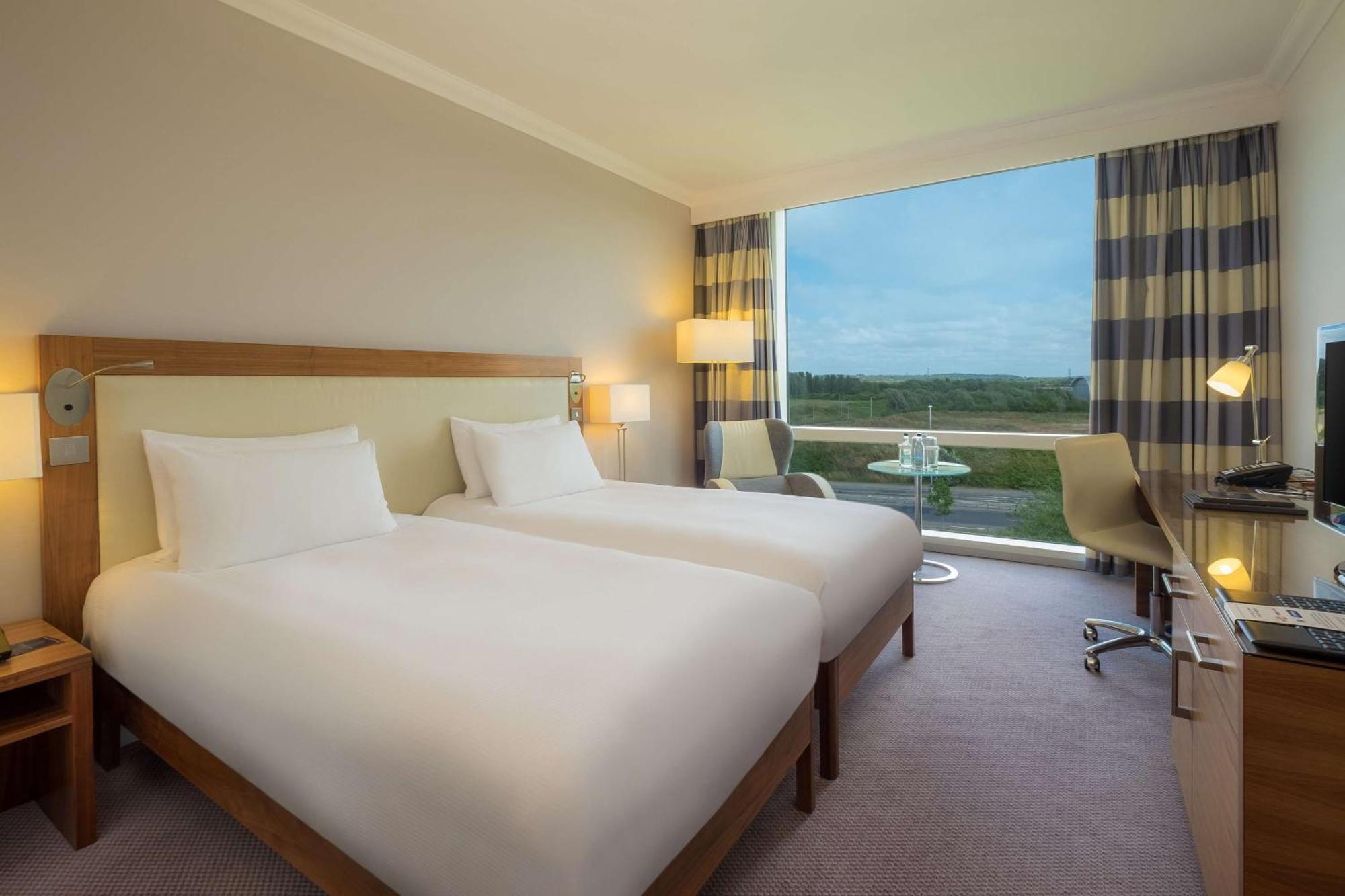 Hotel Hilton Reading Exterior foto
